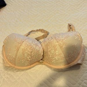 Victoria Secret push up bra 32DD
